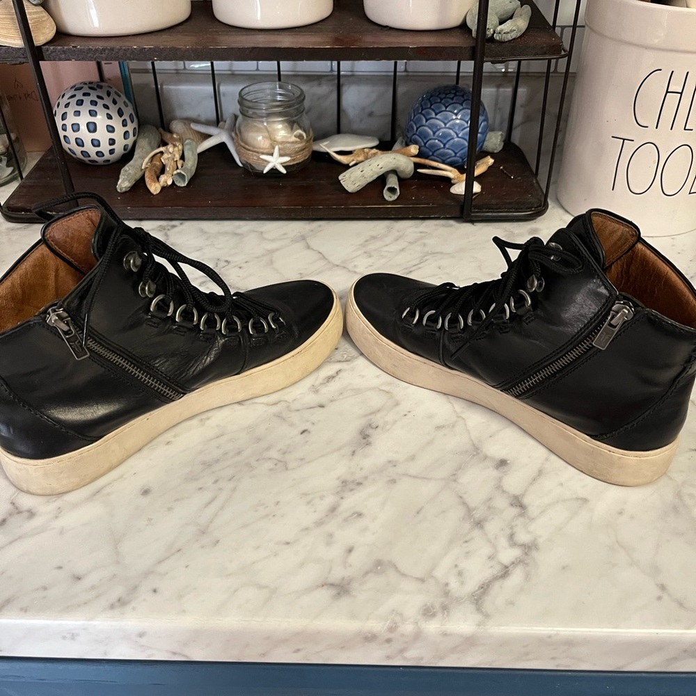 Frye Leather women’s ankle boot - Picture 5 of 7